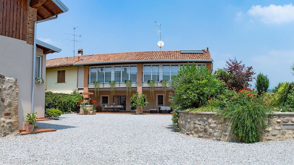 B&B Cascina San Martino -1 estrellas en Passirano