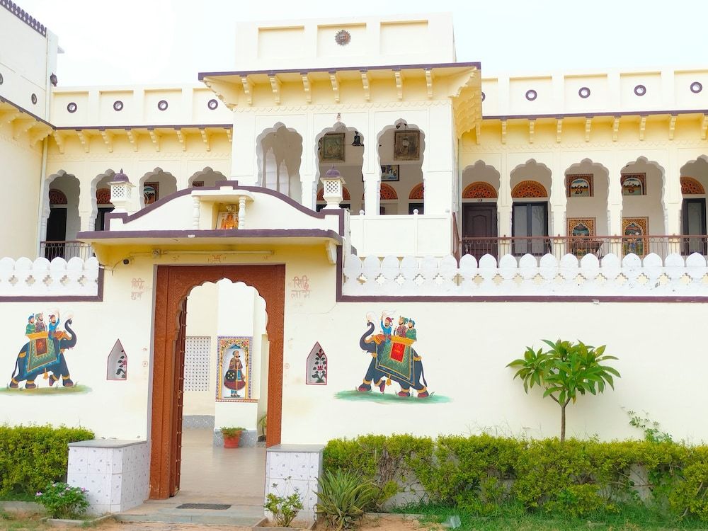 Hotel Mandawa Palace 3 estrellas en Mandāwa