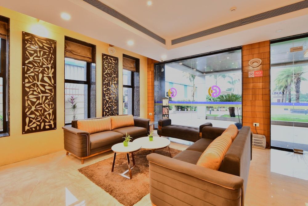 Click Hotel Sagar Plaza Chakan, Pune 3