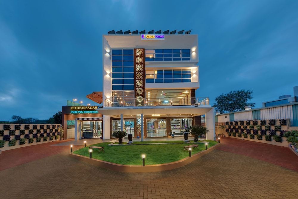 Click Hotel Sagar Plaza Chakan, Pune 3 estrellas en Chakan