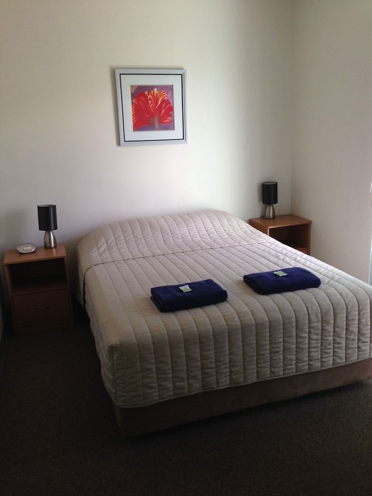 Carnarvon Central Apartments 2