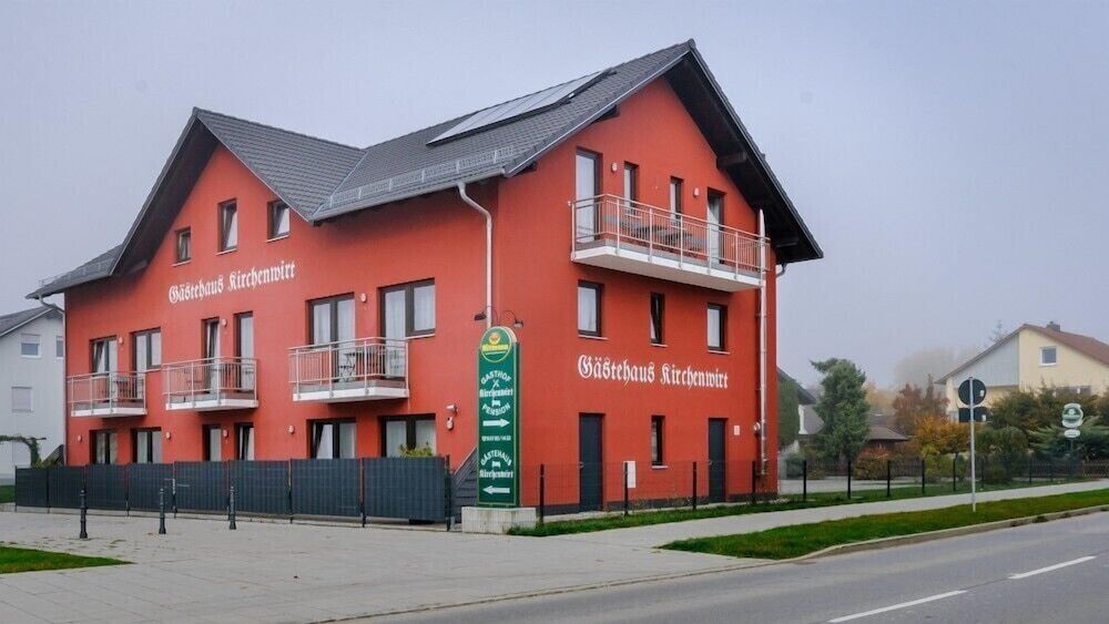 Gasthof-Pension Kirchenwirt -1 estrellas en Niederaichbach