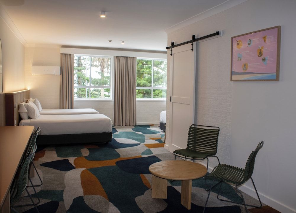 Seabreeze Beach Hotel 3