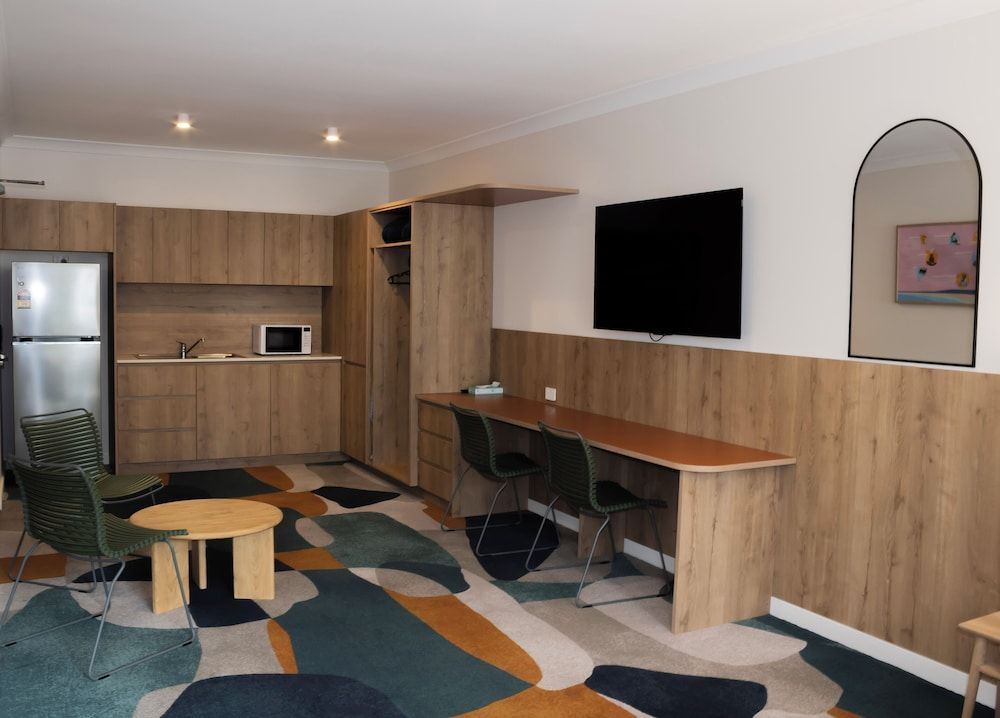 Seabreeze Beach Hotel 2