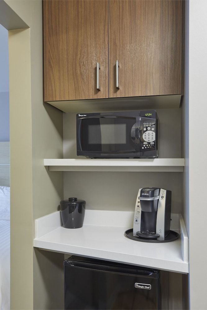 Holiday Inn Express & Suites Hermiston Downtown by IHG 3