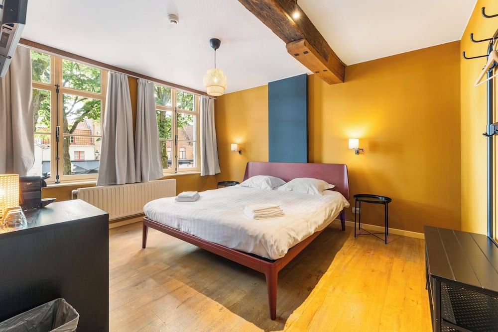 The Lake Suites -1 estrellas en Brujas