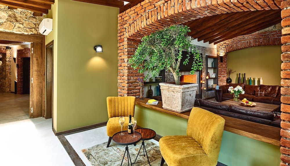 Zornitza Family Estate Relais & Chateaux 2