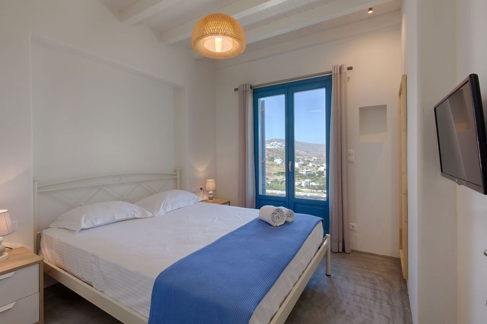Serifos Blue 3