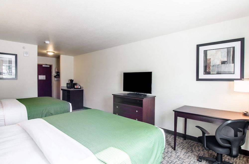 Cobblestone Hotel & Suites - Greenville 3