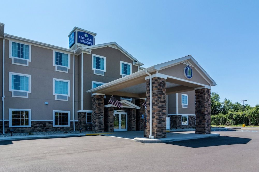 Cobblestone Hotel & Suites - Greenville 2 stelle a Greenville