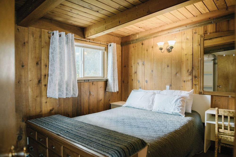 Peachland Beach Resort 3