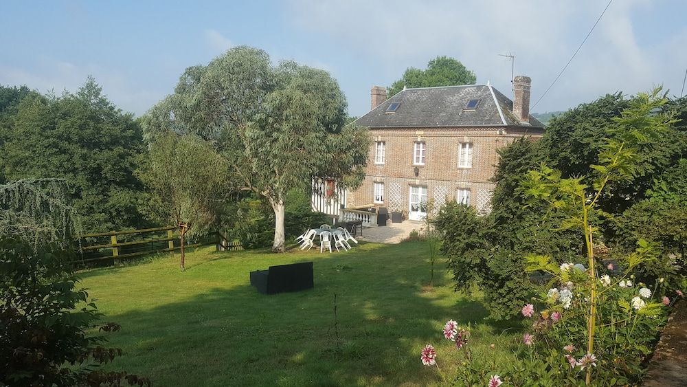 Camden House and Castle -1 estrellas en Aubry-le-Panthou