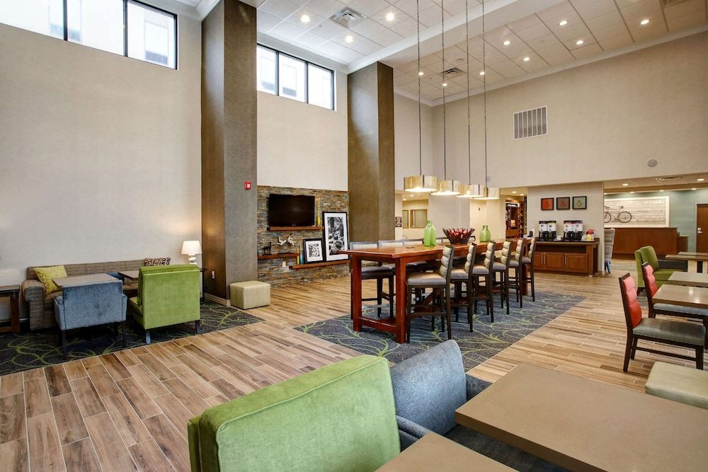 Hampton Inn & Suites Baltimore/Aberdeen 2