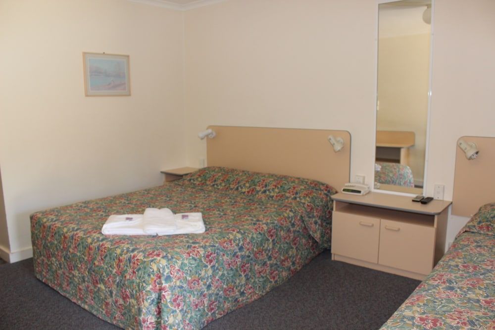 Mid Coast Motor Inn 2