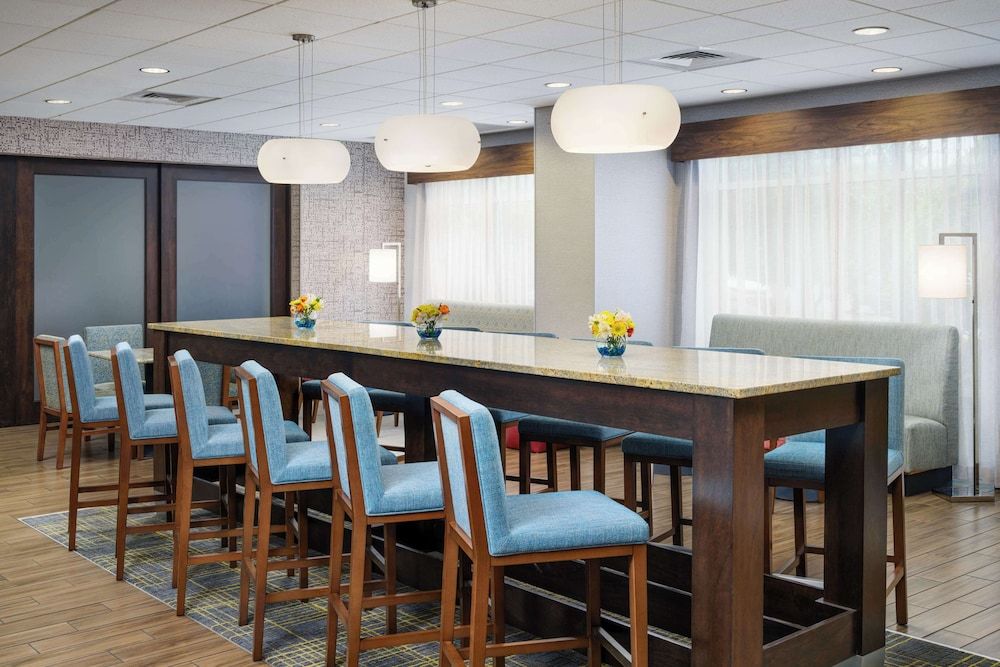 Hampton Inn by Hilton Plant City 3