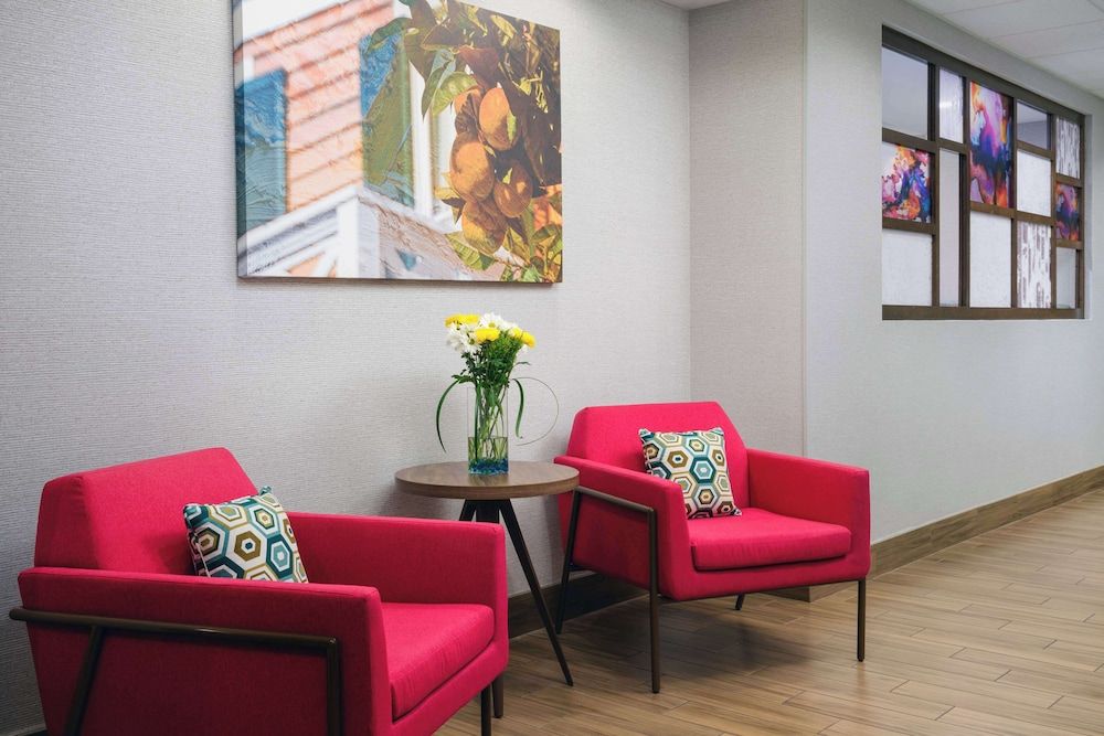 Hampton Inn by Hilton Plant City 2