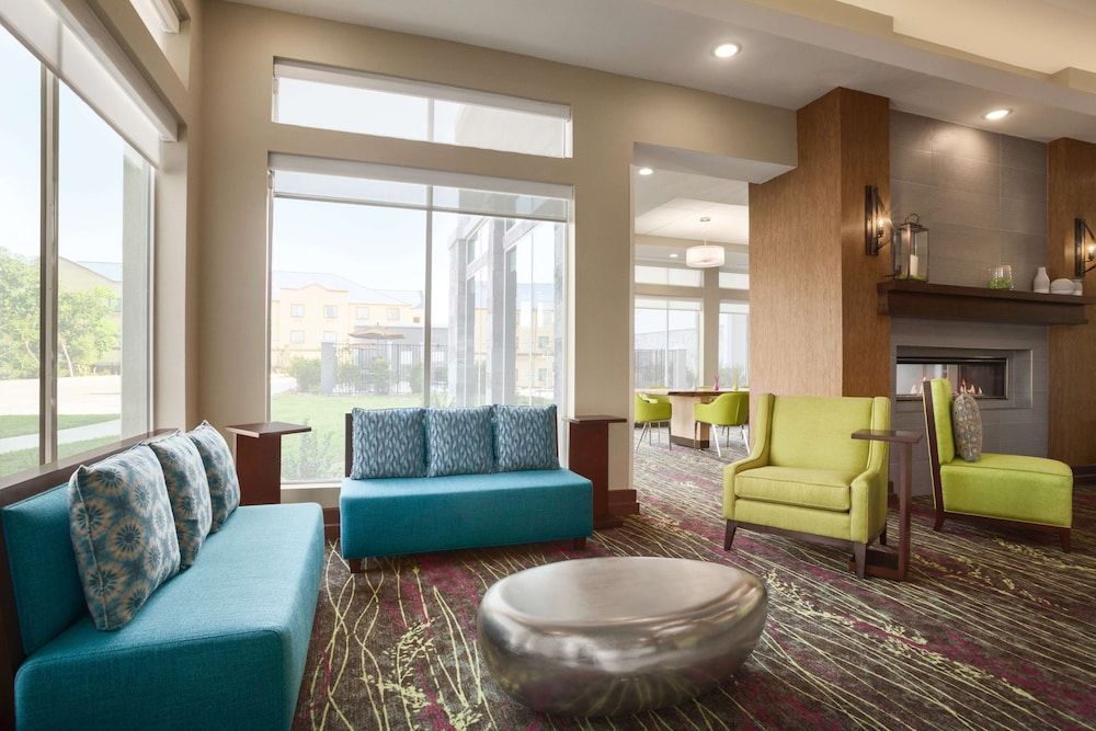 Hilton Garden Inn Houston-Baytown 3