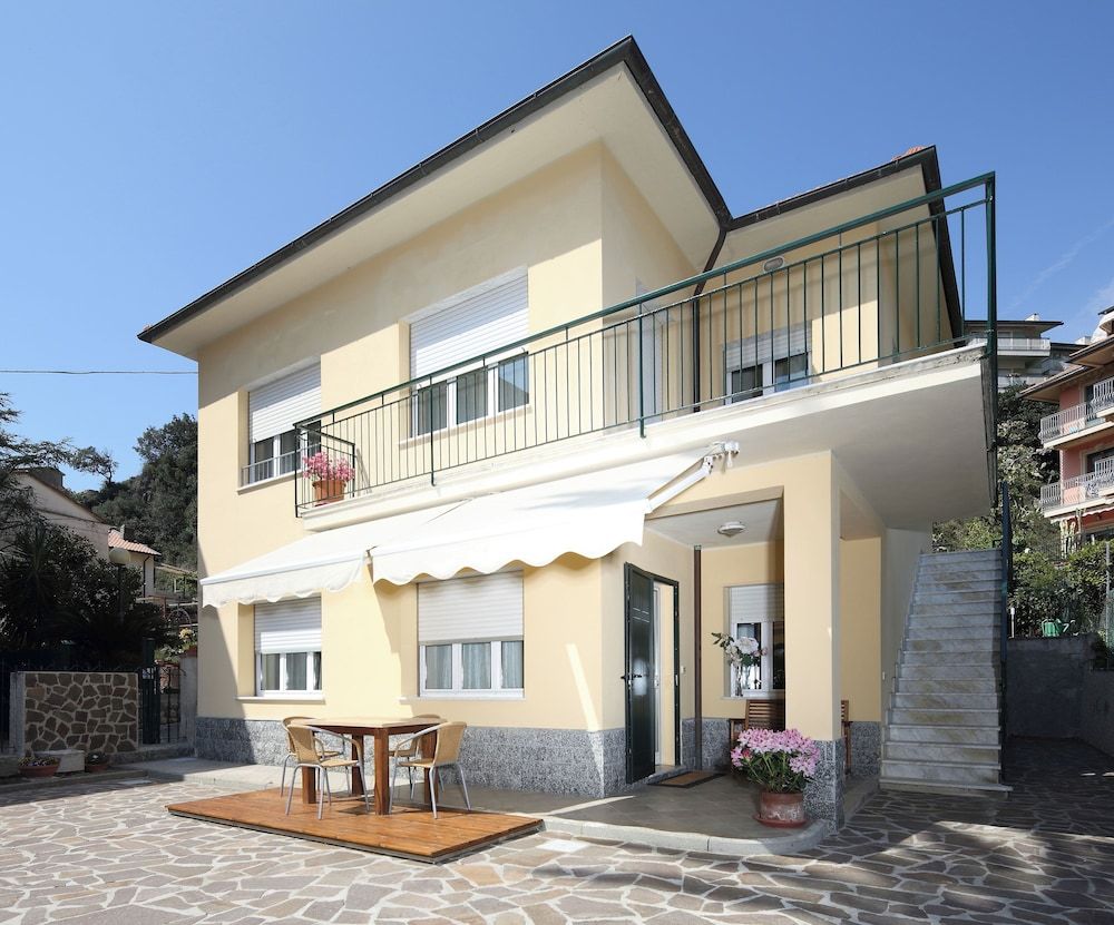 Appartamenti Villa delle Ciliegie -1 estrellas en Deiva Marina