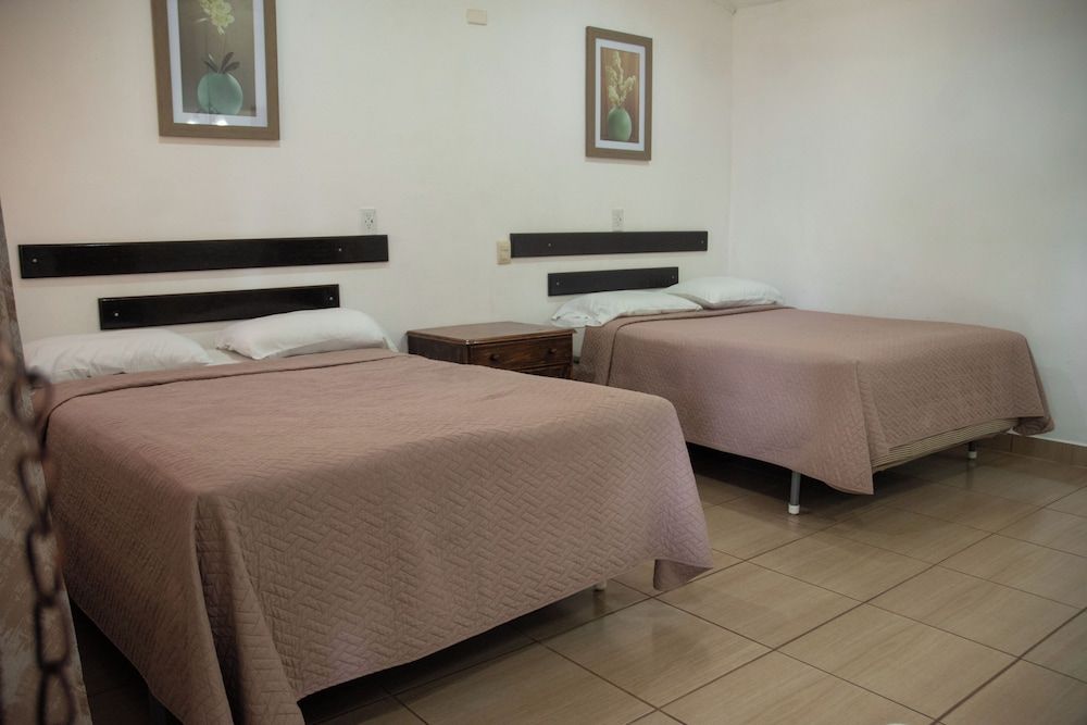 Hotel La Colonia 3
