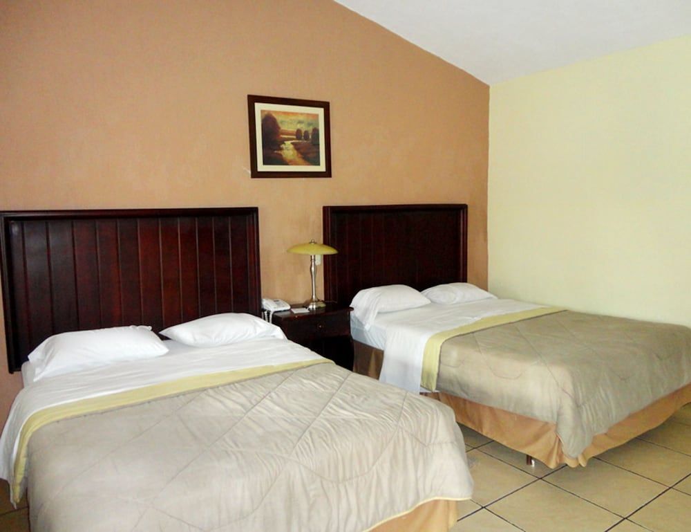 Hotel La Colonia 2