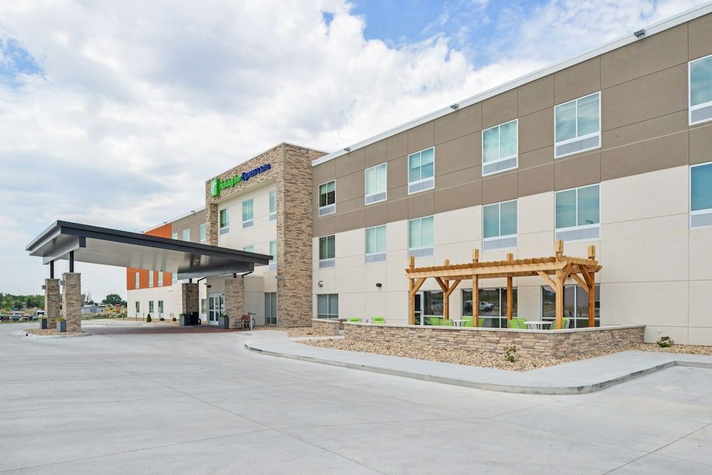 Holiday Inn Express & Suites Chadron by IHG 3 estrellas en Chadron
