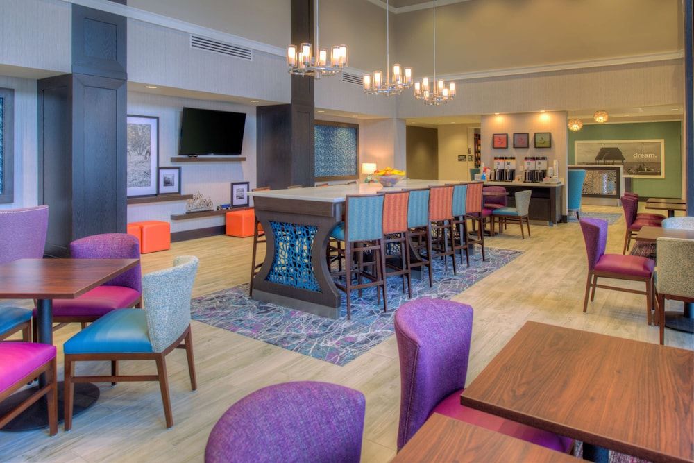 Hampton Inn & Suites Wixom 2