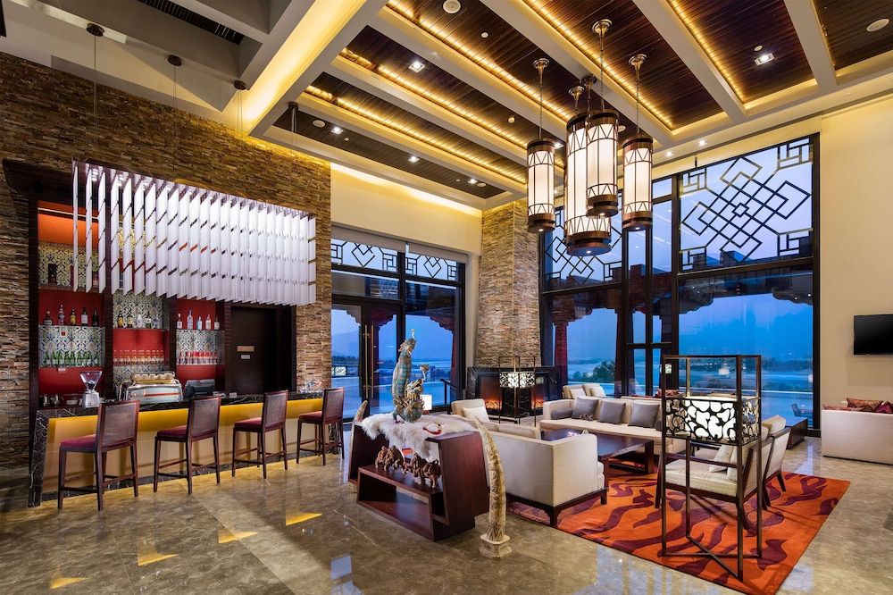 Hilton Linzhi Resort 3