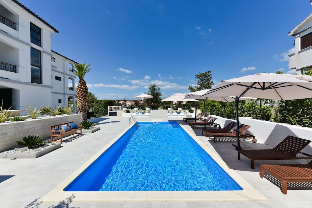 Mediterraneo Garden Apartments 4 estrelas em Petrcane