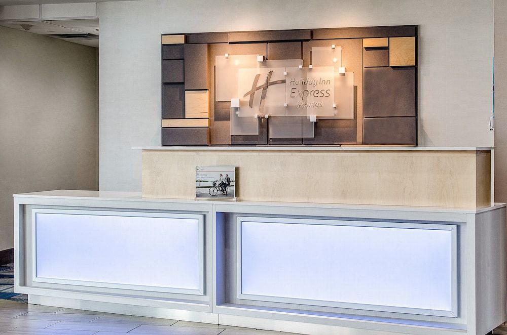Holiday Inn Express & Suites Atchison by IHG 2