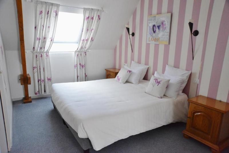 Logis Hostellerie Saint Louis 3