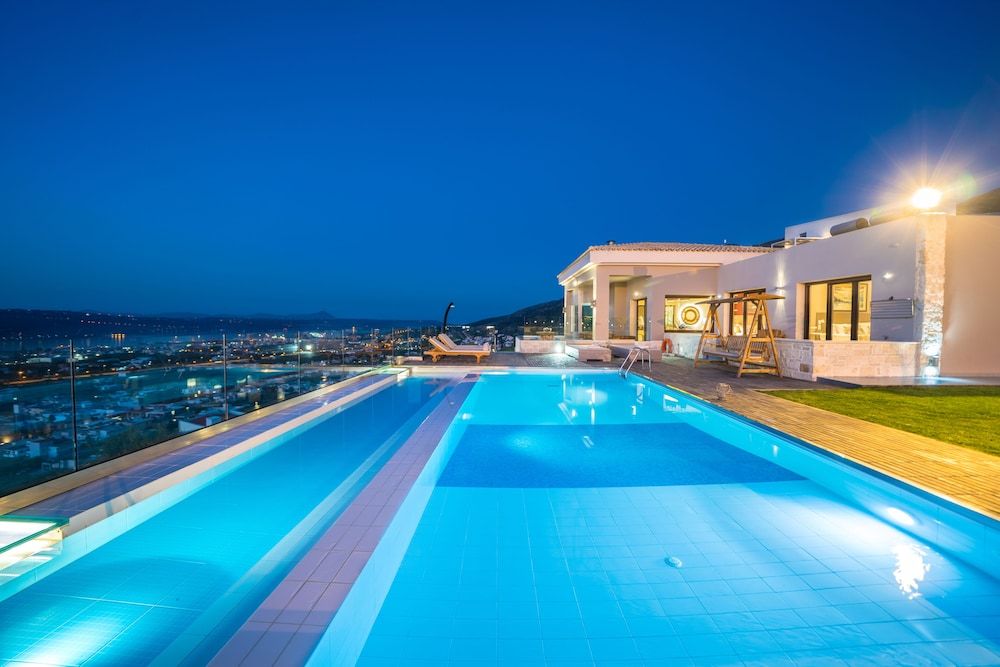 Villa Kedria with a panoramic ocean view -1 estrellas en Souda