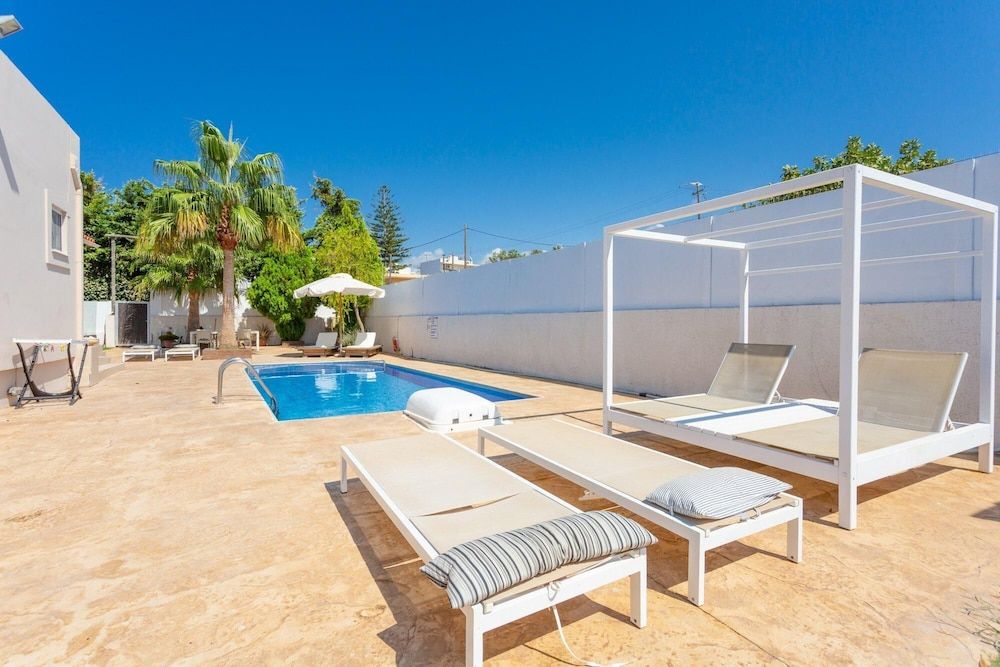 Villa Thetis Large Private Pool Walk to Beach Sea Views A C Wifi Car Not Required Eco-friendl - 2302 -1 estrelas em Adelianos Kampos