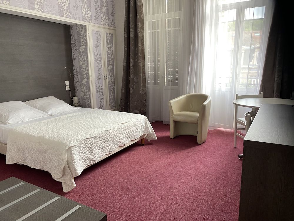 Hotel de Paris 2 estrellas en Châtel-Guyon