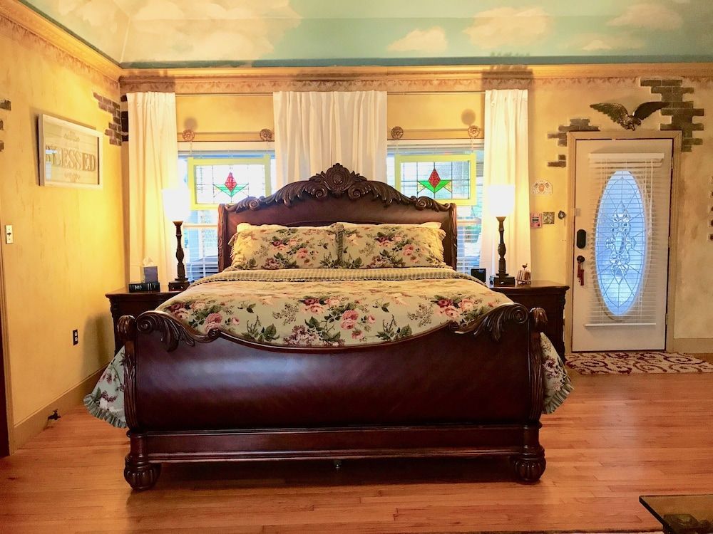 The Old Liberty Schoolhouse B&B 3