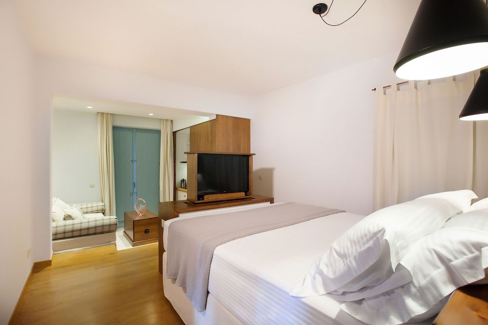 Lithos Guesthouse Kardamili 2