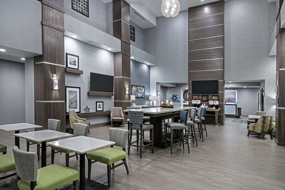 Hampton Inn & Suites by Hilton Portland Corpus Christi 2
