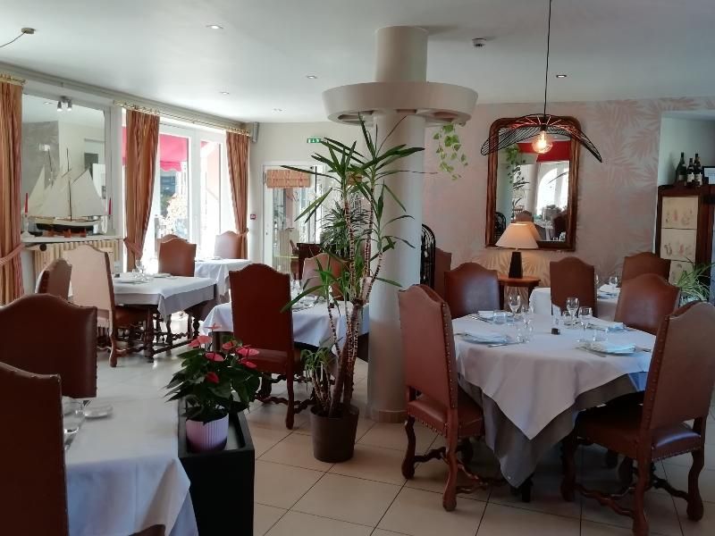 Logis Hotel De Bretagne 3 estrelas em Dol-de-Bretagne