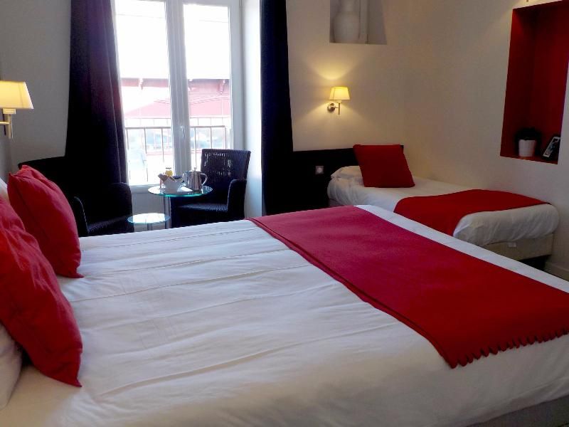Logis Hotel De Bretagne 2