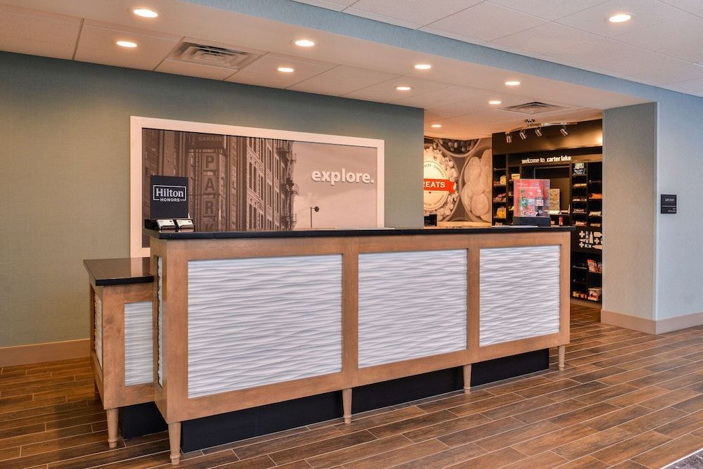 Hampton Inn Omaha Airport 2