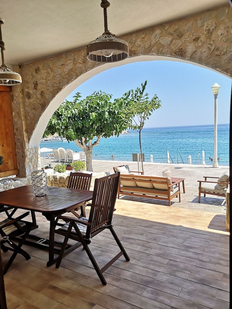 Relax Seaside House -1 estrellas en Charaki