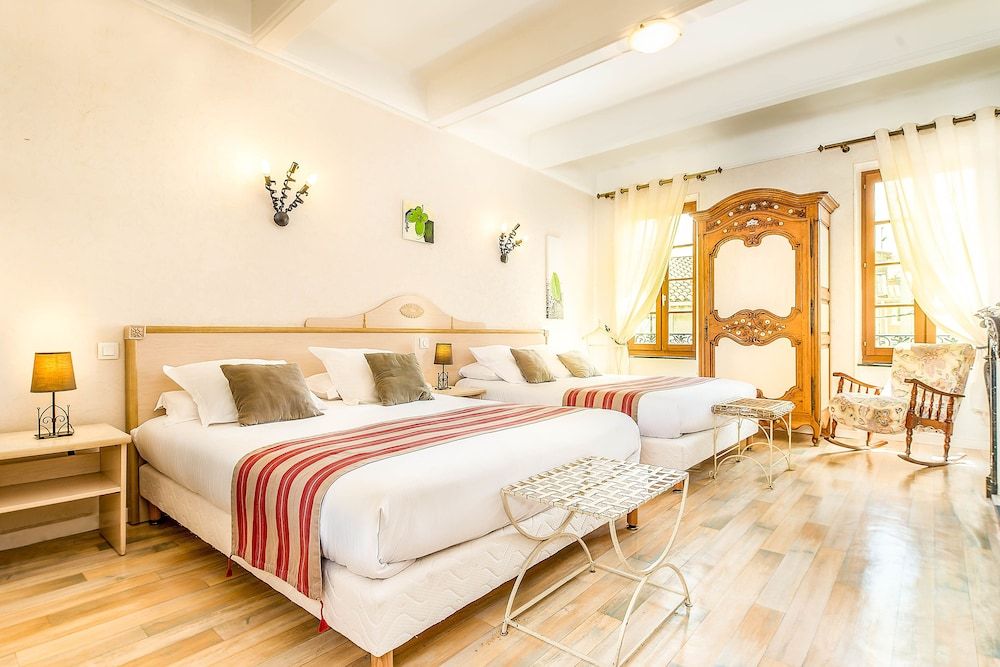 Logis Hôtel Restaurant Résidence 3 estrelas em Nissan-lez-Enserune