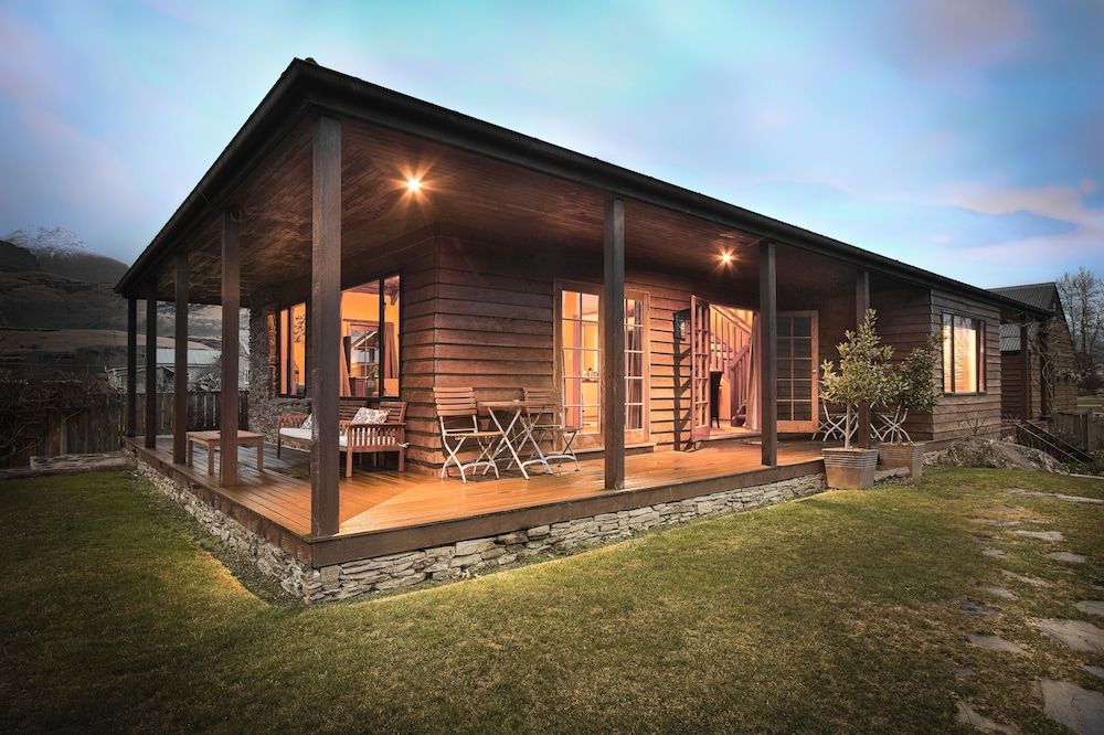 Glenorchy Lake House 2
