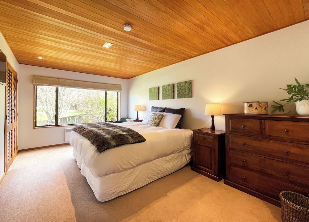 Glenorchy Lake House 3