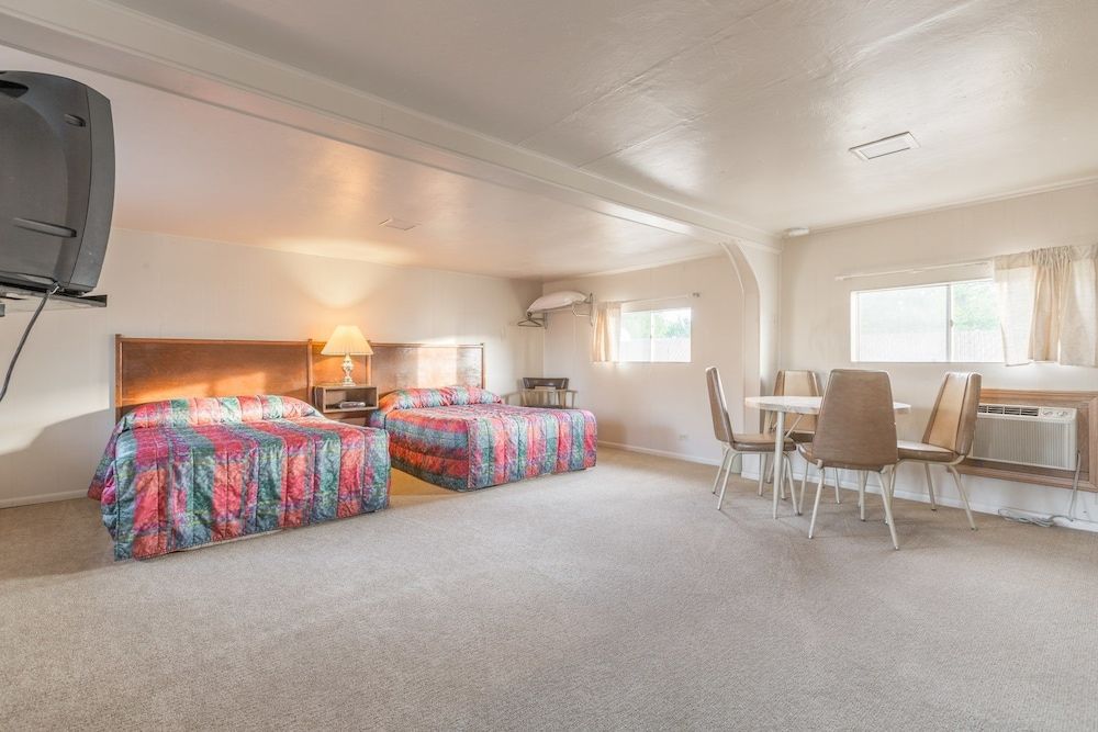 Dayton Motel 2