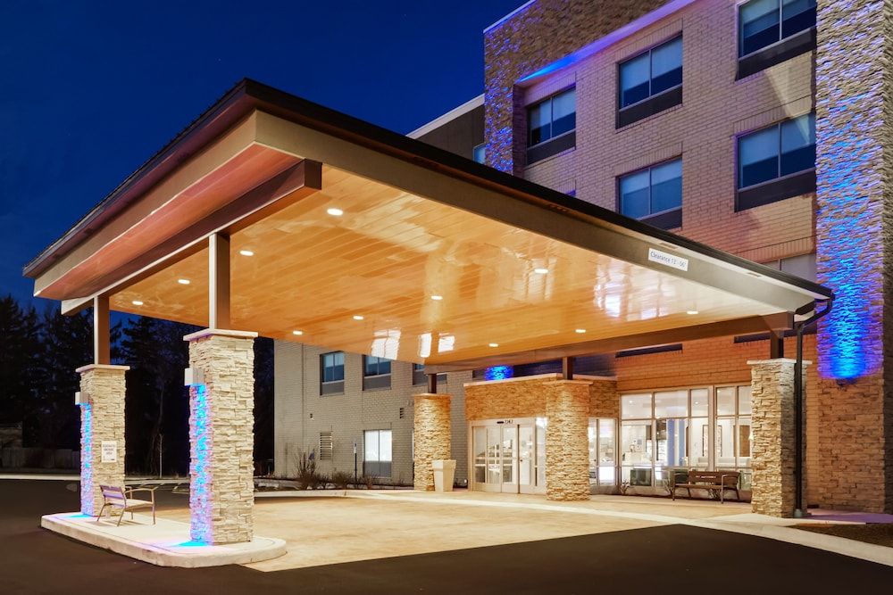 Holiday Inn Express & Suites Chicago North Shore - Niles by IHG 3 estrellas en Niles