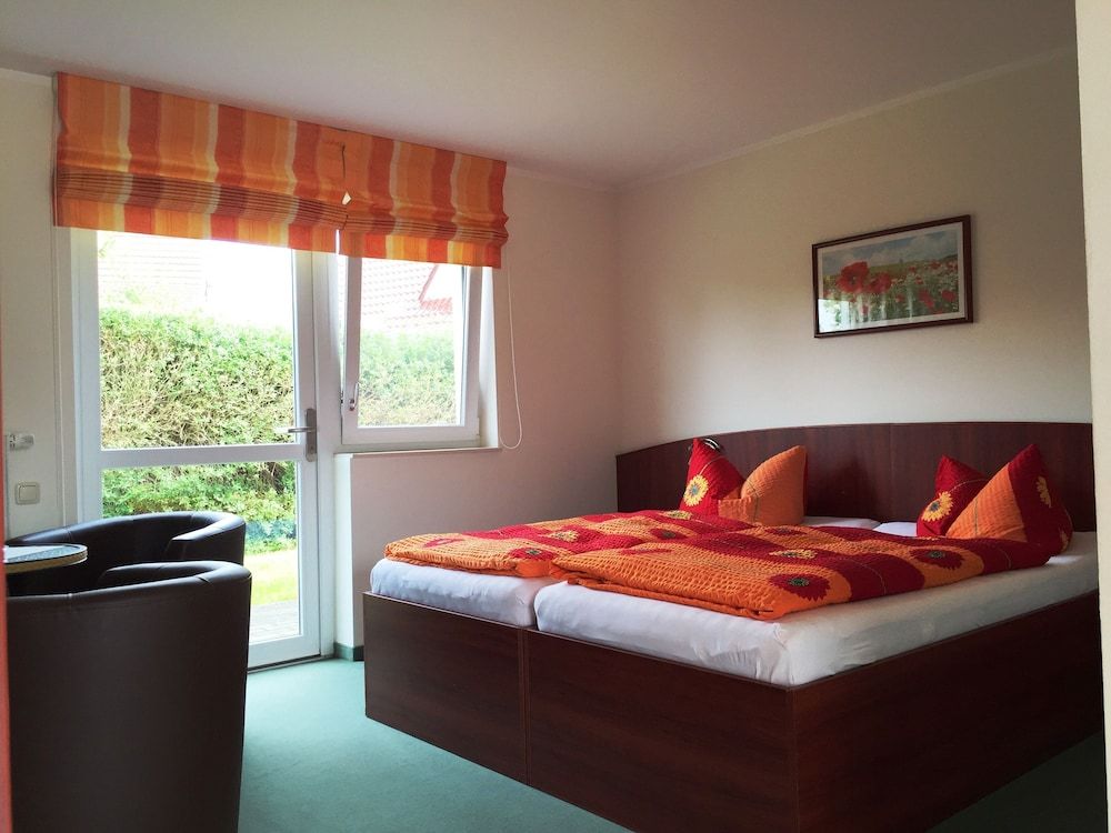 Gasthaus & Pension Zur Schaabe -1 estrellas en Glowe