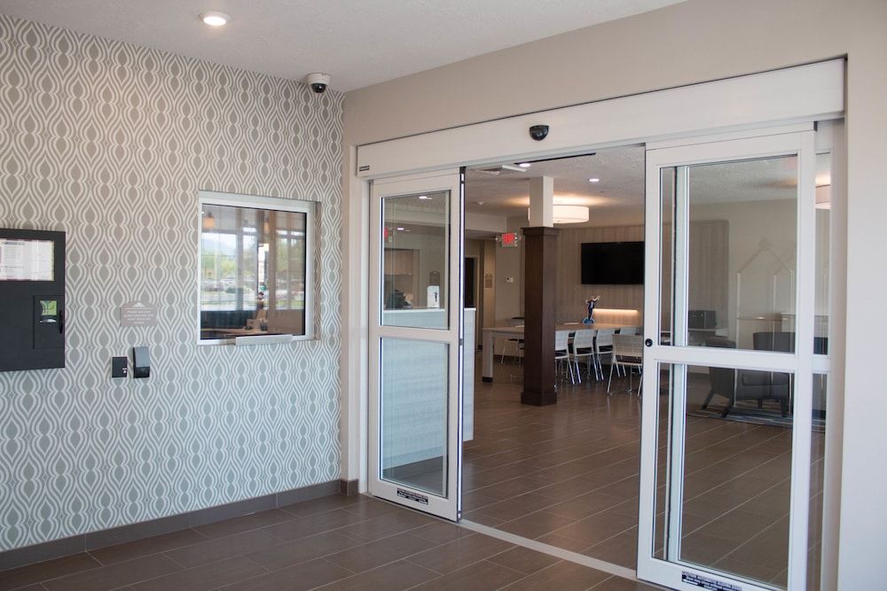 Microtel Inn & Suites by Wyndham Springville/Provo 2