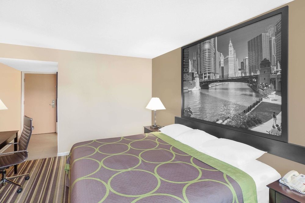 Super 8 by Wyndham Morton Grove/Chicago 3