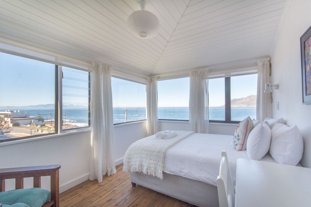 The Baytree Beach House -1 estrellas en Kalk Bay