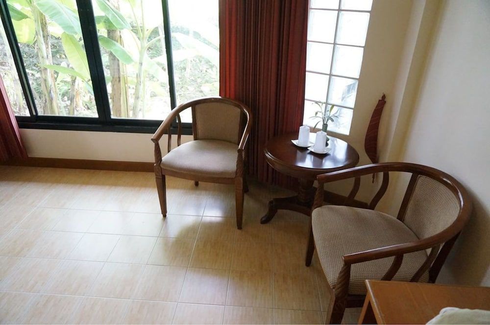 Country Lakeview Hotel 2
